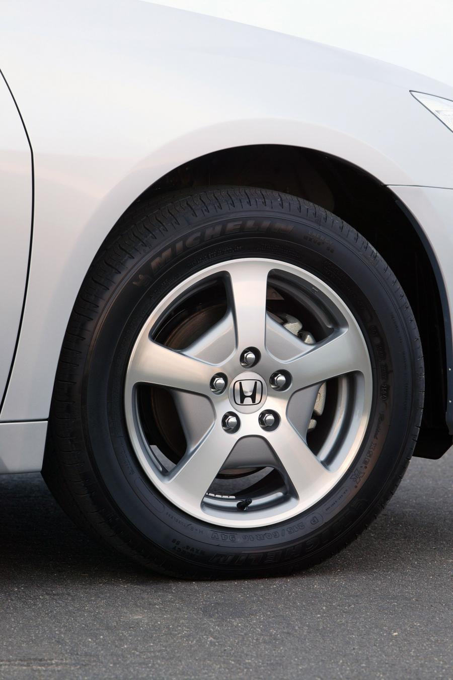  Honda Accord Hybrid America 2005 года  (фото 53 из 69)